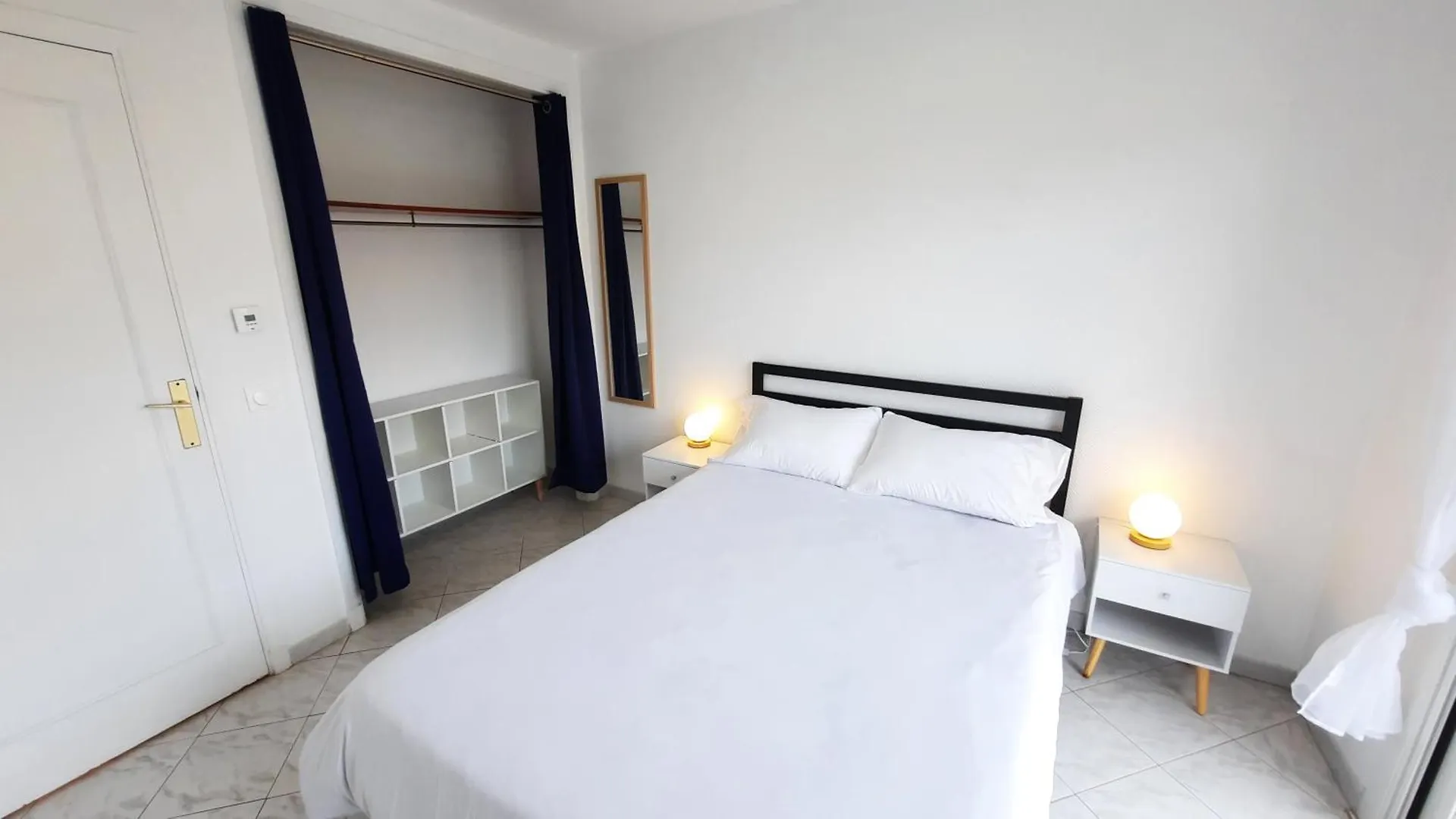 Homestay Sunny Mercury - Room In Apartment Cannes